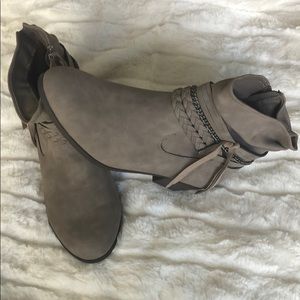 Grey/Taupe Booties with cute braided&chain wrap